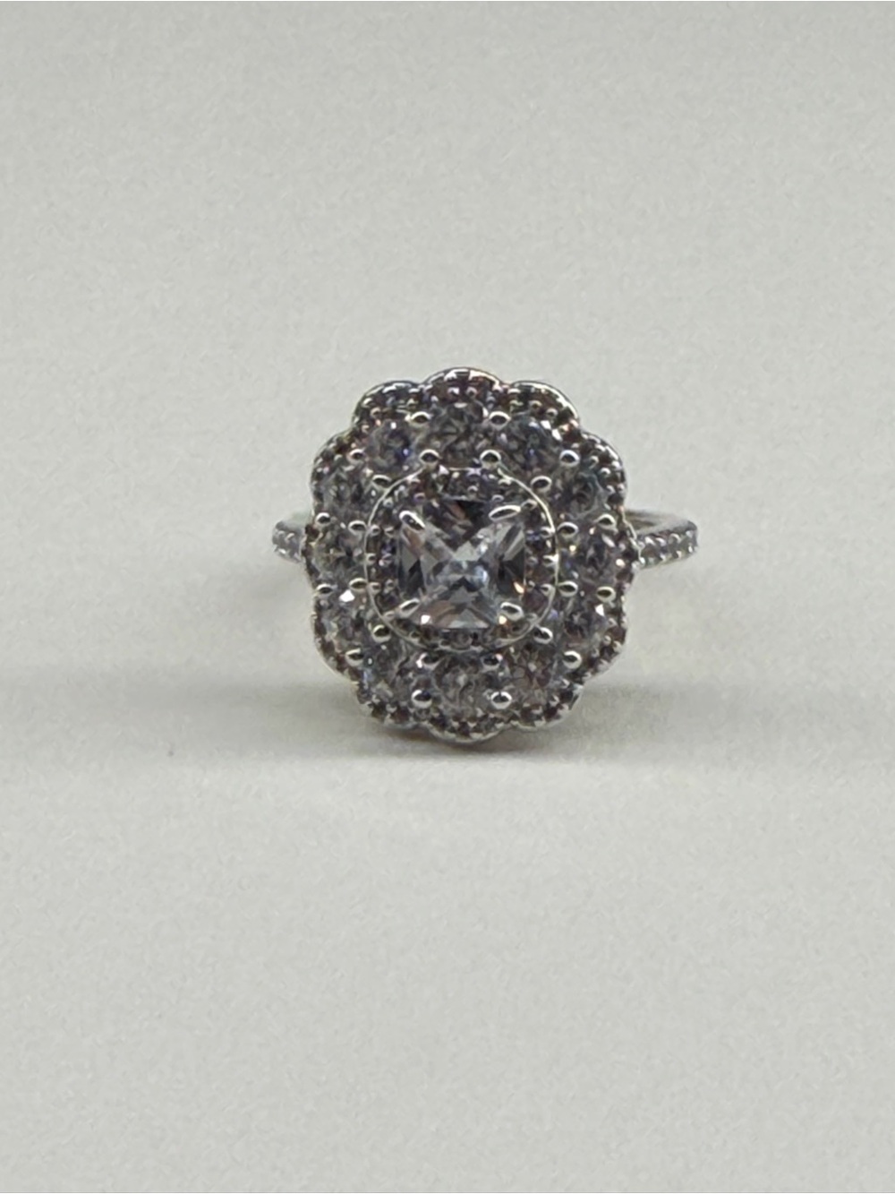 Bomb party of Ring “the Lenora Ring” size 6 silver new